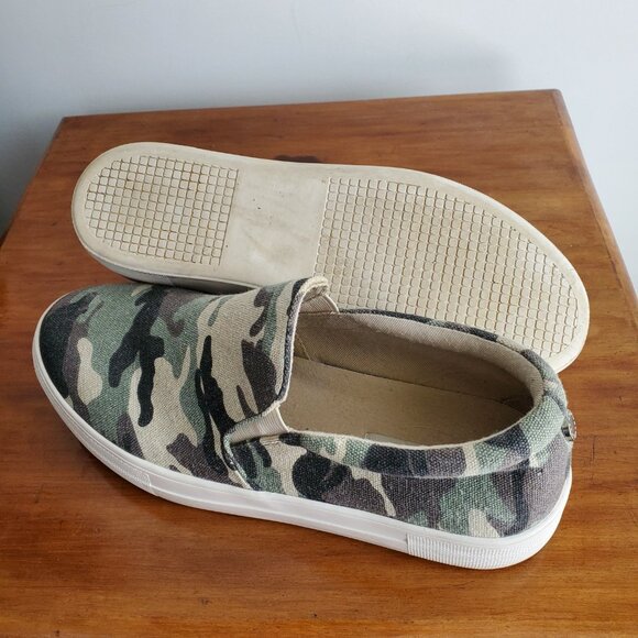 Steve Madden Camo Shoes | Women's Size 9 - Picture 5 of 6